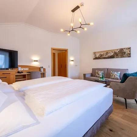 Schütterhof 4*