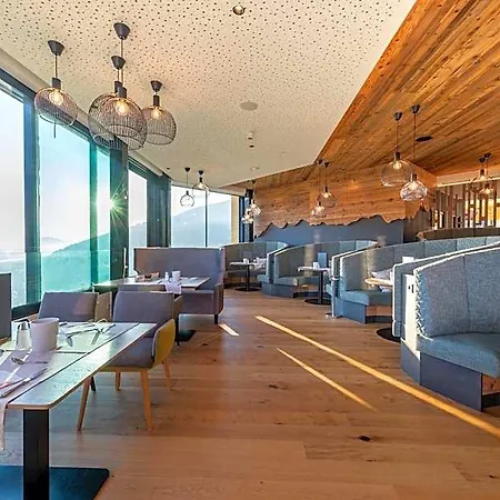 Schuetterhof 호텔 4*